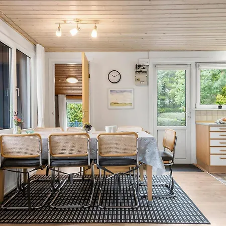4 Bedroom Lovely In Semesterbostad *