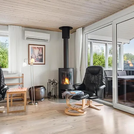Cozy In With House A Panoramic View Tarm