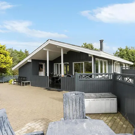 4 Bedroom Lovely In
