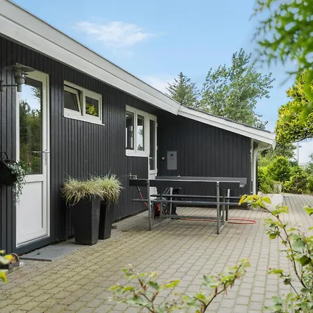 4 Bedroom Lovely In بيت للعطل Tarm