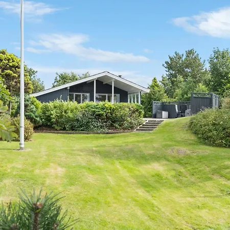 4 Bedroom Lovely In