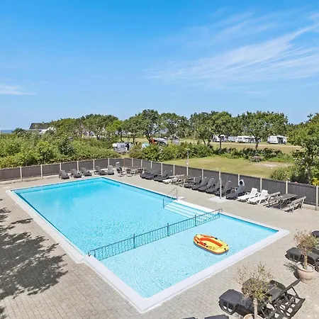 4 Bedroom Lovely In Semesterbostad Tarm