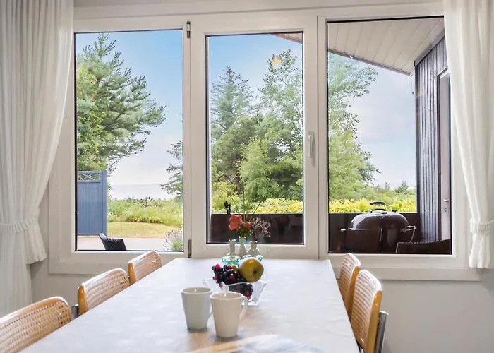 Σπίτι διακοπών 4 Bedroom Lovely In