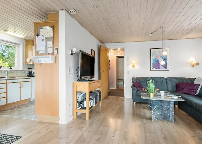 Σπίτι διακοπών 4 Bedroom Lovely In *