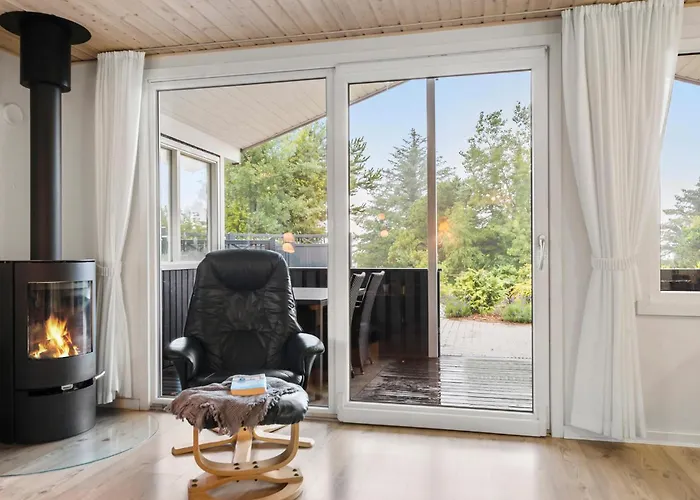 4 Bedroom Lovely In Tarm