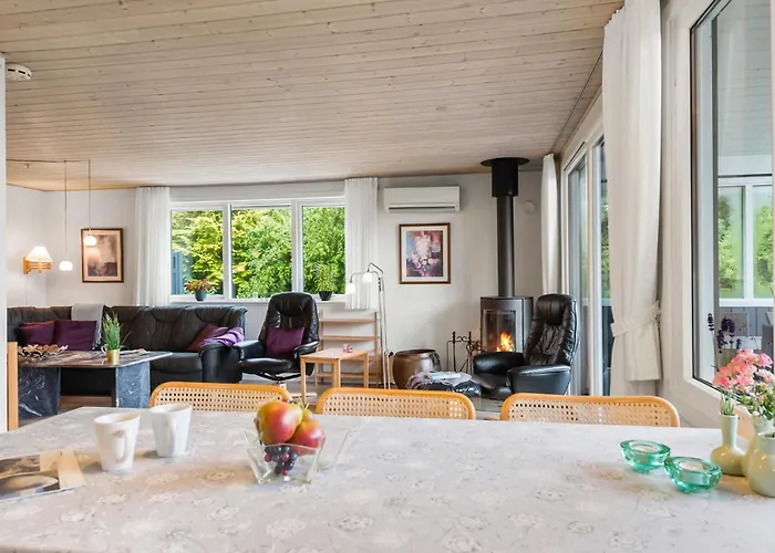 4 Bedroom Lovely In