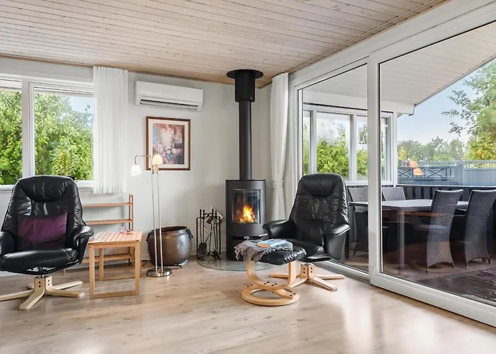 4 Bedroom Lovely In Tarm